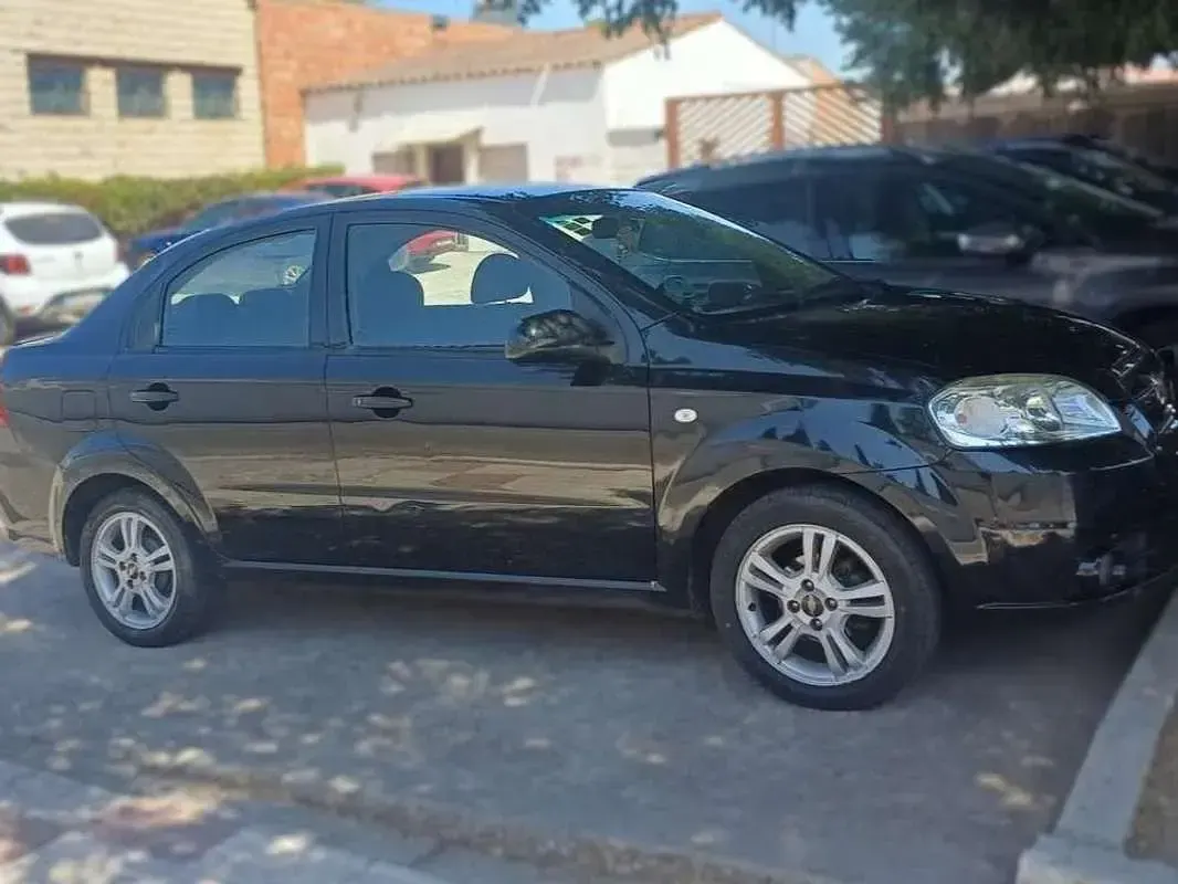 Usado Chevrolet Aveo LT 101 CV (74 kW) 2010 Negro Berlina