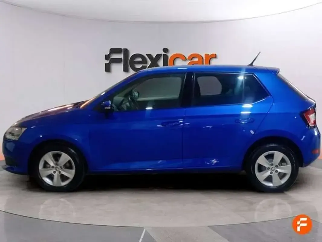 Usado Skoda Fabia 75 CV (55 kW) 2019 Azul Utilitario