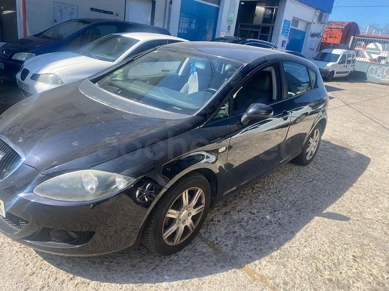 Usado Seat Leon Stylance 140 CV (102 kW) 2007 Negro Utilitario