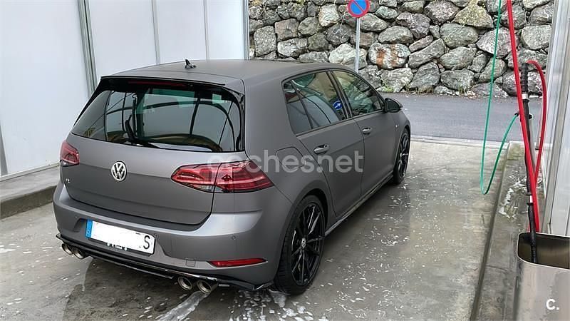 Usado VW Golf VII R 310 CV (228 kW) 2018 Gris / plata Berlina