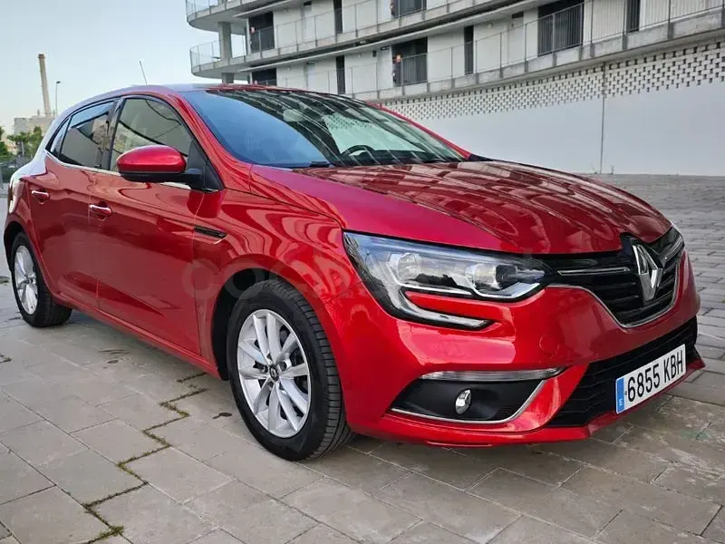 Usado Renault Mégane 100 CV (73 kW) 2017 Rojo Berlina