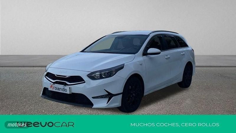 Usado Kia Ceed Sportswagon 120 CV (88 kW) 2022 Blanco Familiar