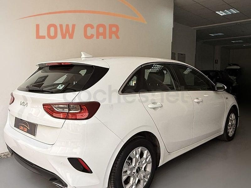 Usado Kia Ceed 100 CV (73 kW) 2022 Blanco Utilitario