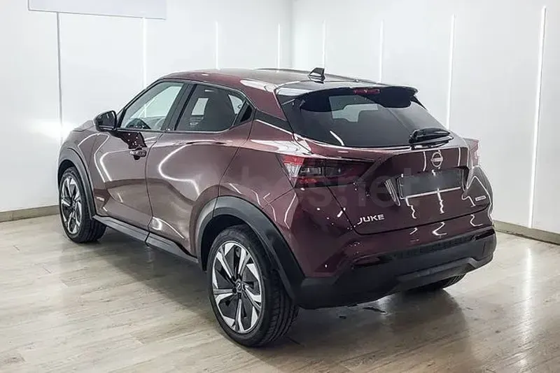 Usado Nissan Juke N-Connecta 145 CV (106 kW) 2024 Granate SUV