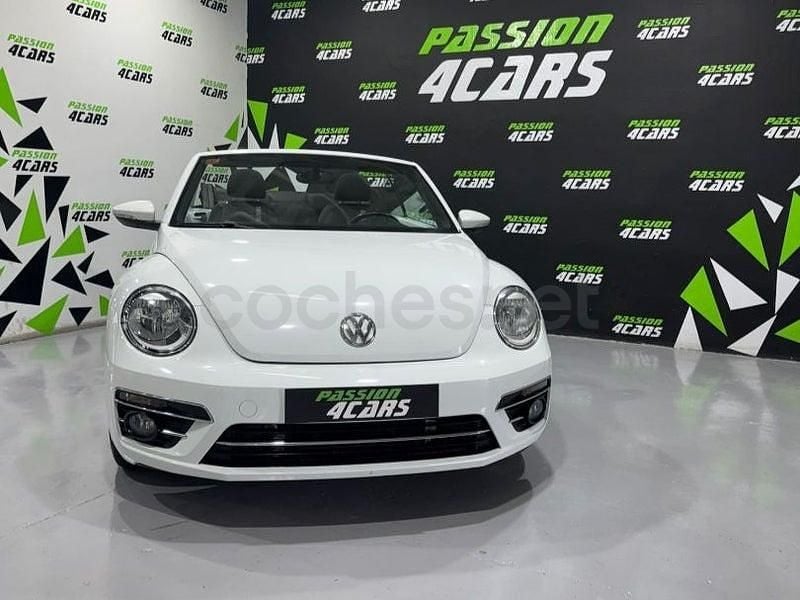 Usado VW Beetle Cabriolet Design 105 CV (77 kW) 2017 Blanco Descapotable