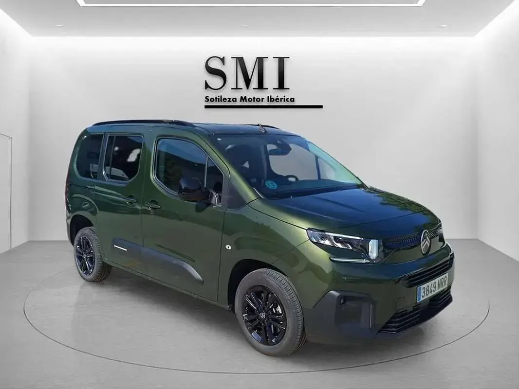 Usado Citroën Berlingo 102 CV (75 kW) 2024 Verde Monovolumen