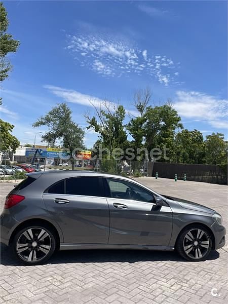 Begagnad Mercedes A200 Urban 136 HK (100 kW) 2012 Grå Sedan