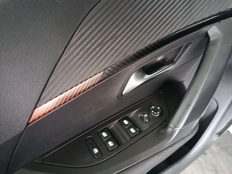 Usado Peugeot 2008 Active 110 CV (80 kW) 2021 Blanco SUV