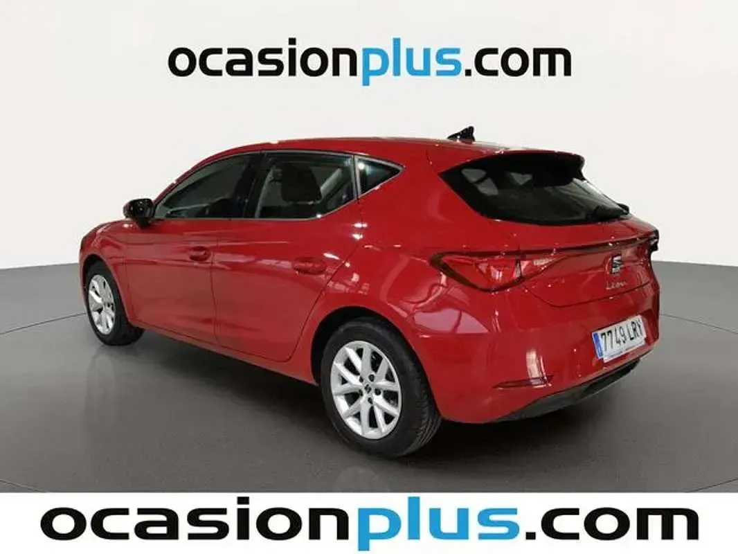 Usado Seat Leon Reference 90 CV (66 kW) 2021 Rojo Utilitario