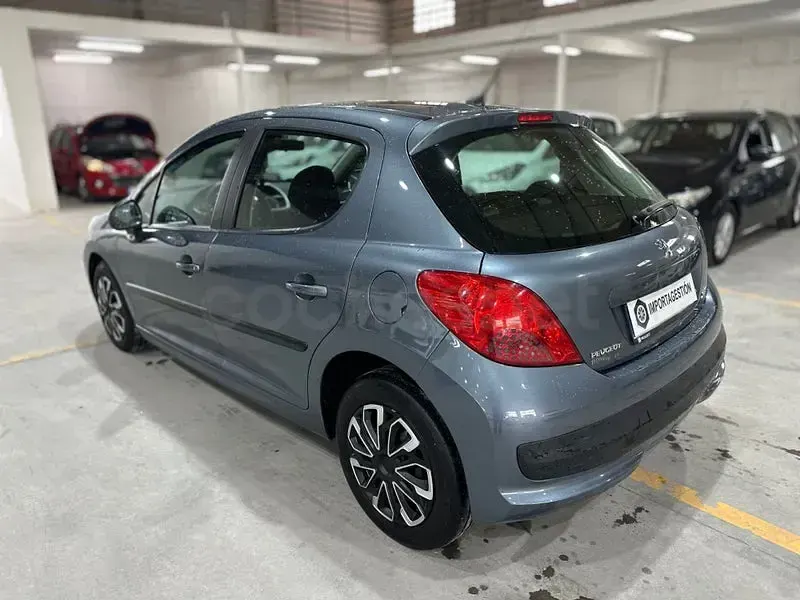 Usado Peugeot 207 95 CV (69 kW) 2007 Azul Berlina