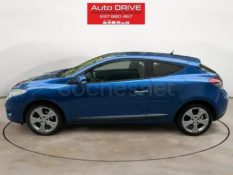 Usado Renault Mégane III 105 CV (77 kW) 2010 Azul Berlina