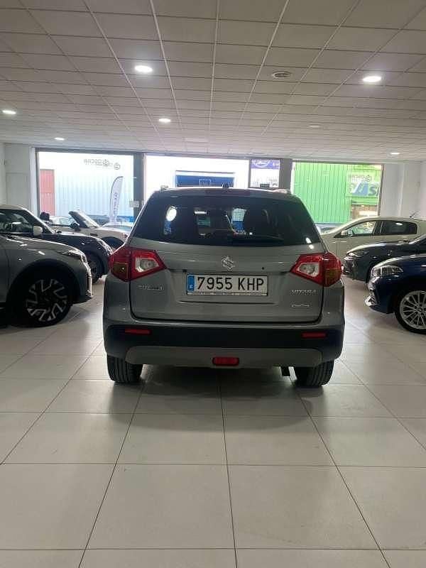 Usado Suzuki Vitara GLX 140 CV (102 kW) 2018 Gris SUV