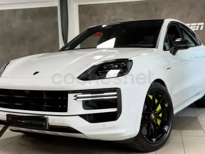 Usado Porsche Cayenne Turbo E-Hybrid 739 CV (543 kW) 2025 Blanco SUV