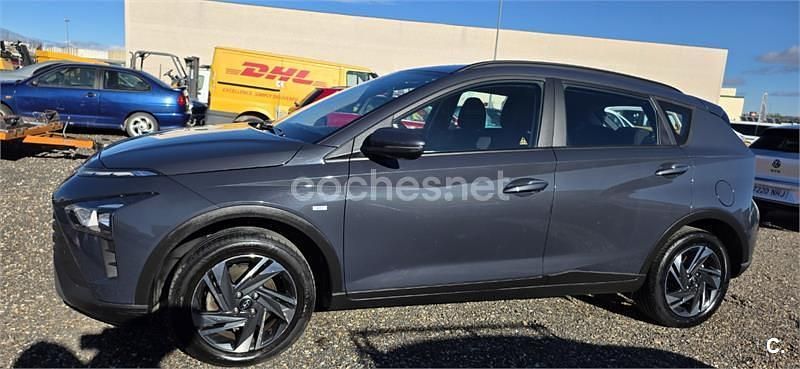 Usado Hyundai Bayon 100 CV (73 kW) 2023 Gris / plata SUV