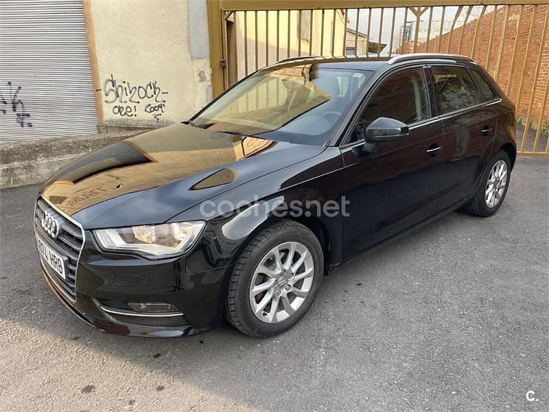 Usado Audi A3 Ambiente 105 CV (77 kW) 2013 Negro Berlina