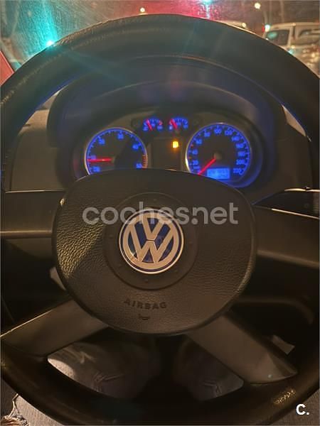 Usado VW Polo Highline 100 CV (73 kW) 2002 Azul Berlina