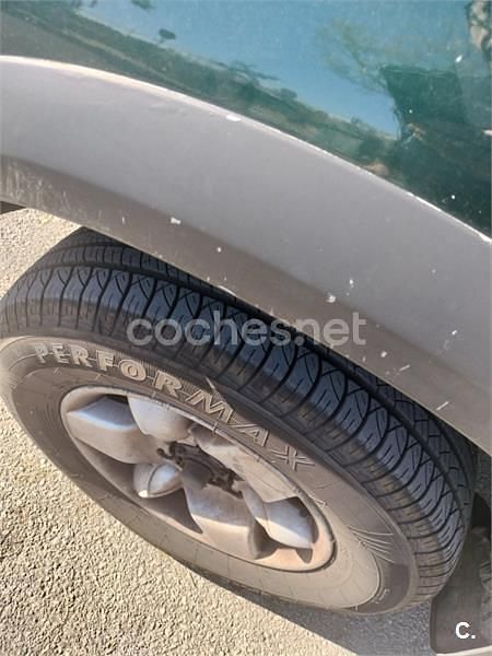 Usado Nissan Terrano 125 HP (91 kW) 2002 Verde SUV