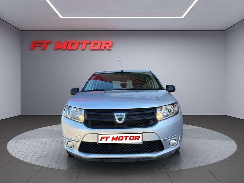 Usado Dacia Sandero Ambiance 75 CV (55 kW) 2013 Gris / plata Utilitario