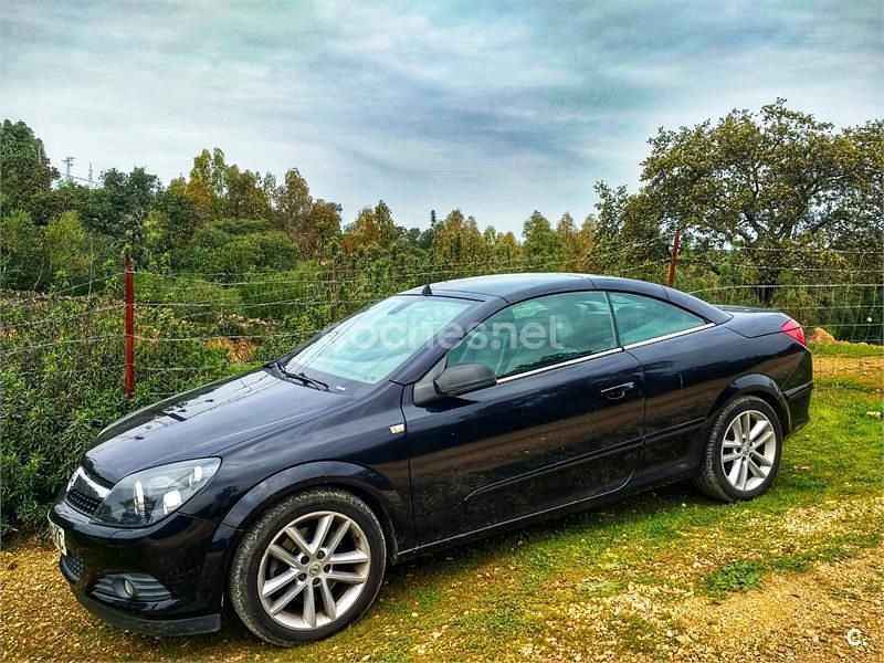 Negro Usado 2008 Opel Astra Cabriolet Cosmo Descapotable | 4400 € (Precio justo) - Imagen 1/4