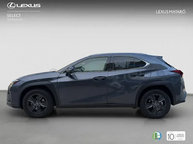Usado Lexus UX Business Edition 184 CV (135 kW) 2022 Gris / plata SUV