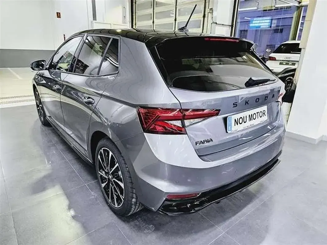 Nuevo Skoda Fabia Monte Carlo 150 CV (110 kW) 2026 Gris Utilitario