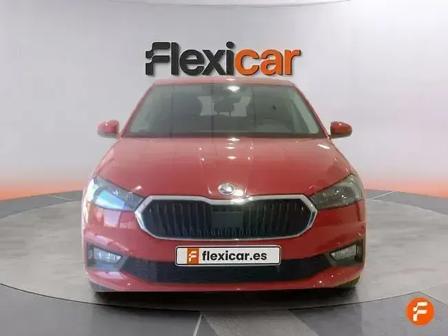 Usado Skoda Fabia Selection 95 CV (69 kW) 2024 Rojo Utilitario