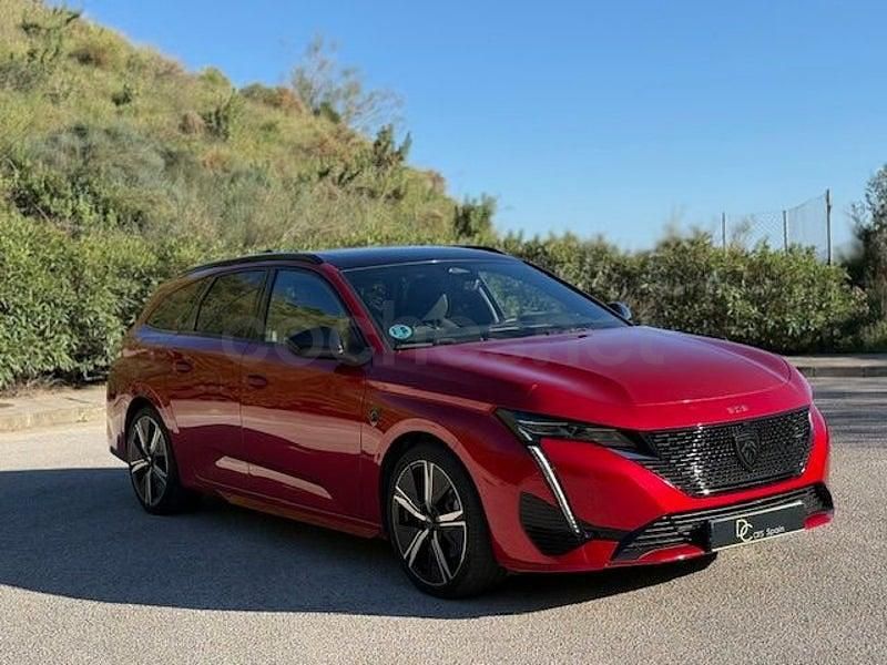 Usado Peugeot 308 SW GT 131 CV (96 kW) 2022 Rojo Familiar