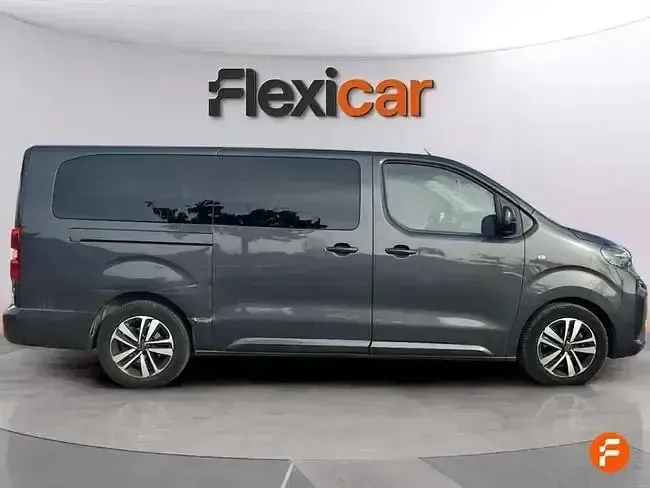 Usado Peugeot Traveller Business-Line 180 CV (132 kW) 2024 Negro Monovolumen