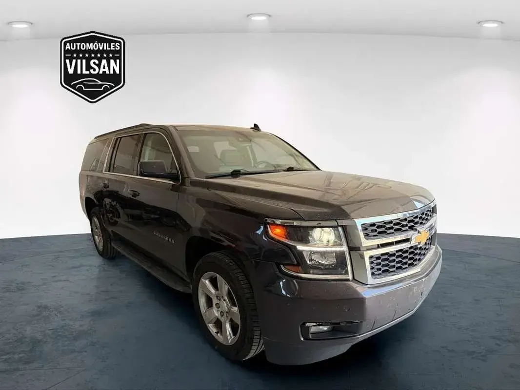 Usado Chevrolet Suburban LT 359 CV (264 kW) 2015 Gris SUV