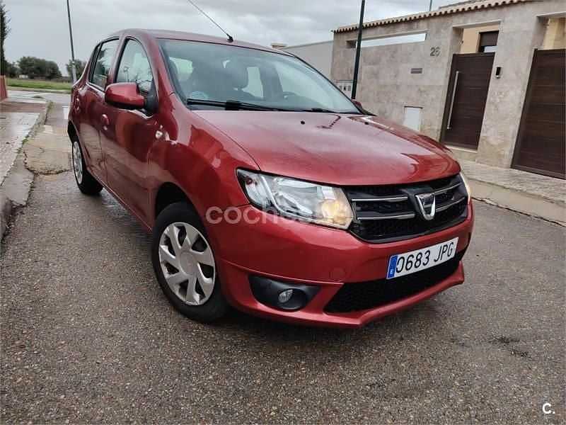 Usado Dacia Sandero 90 CV (66 kW) 2016 Rojo Berlina