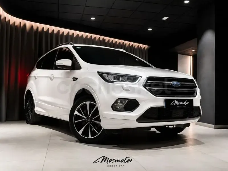 Usado Ford Kuga ST-Line 150 CV (110 kW) 2019 Blanco SUV