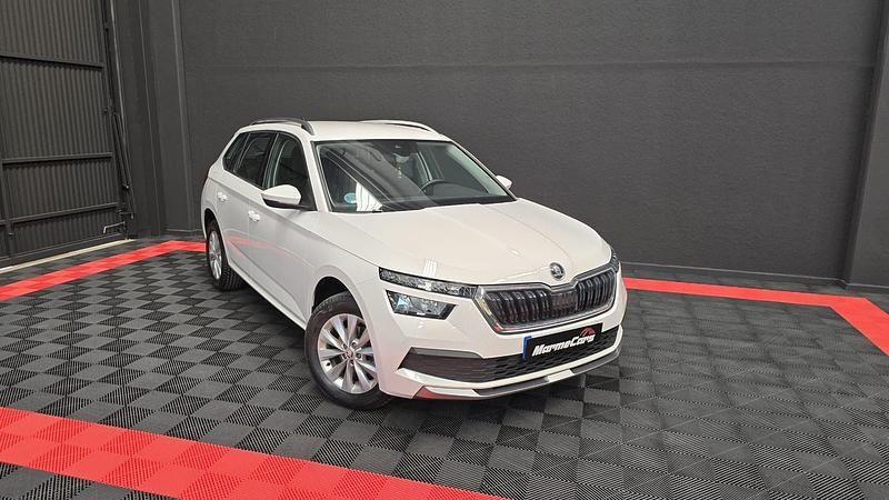 Usado Skoda Kamiq Ambition 110 CV (80 kW) 2021 Blanco SUV