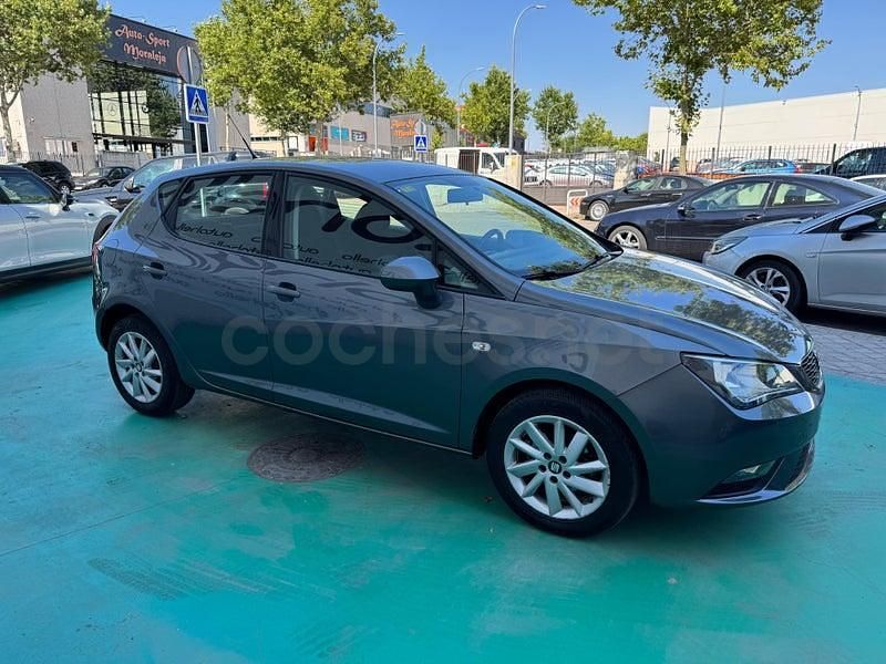 Usado Seat Ibiza Style 90 CV (66 kW) 2015 Gris / plata Berlina