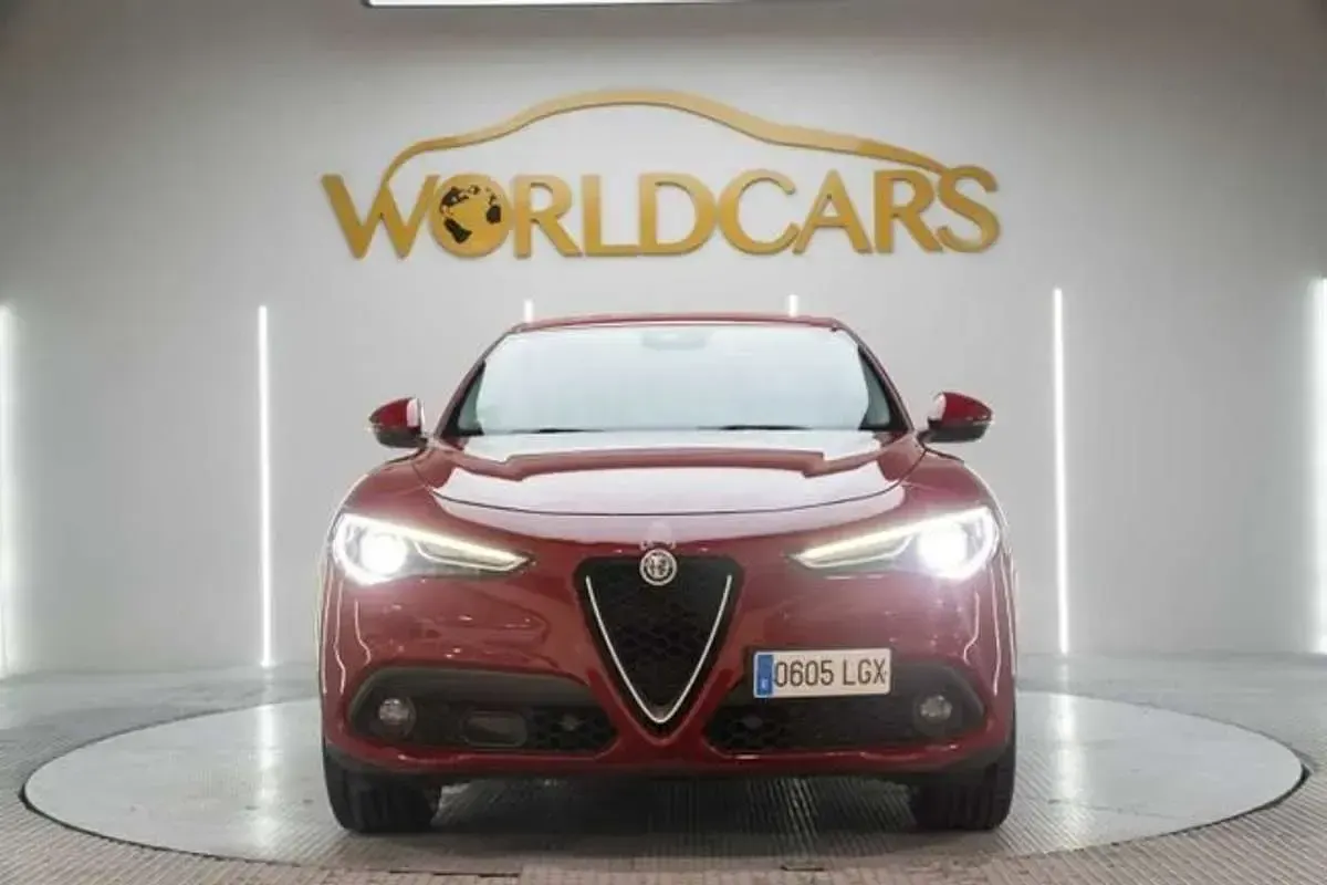 Usado Alfa Romeo Stelvio Executive 209 CV (153 kW) 2020 Rojo SUV