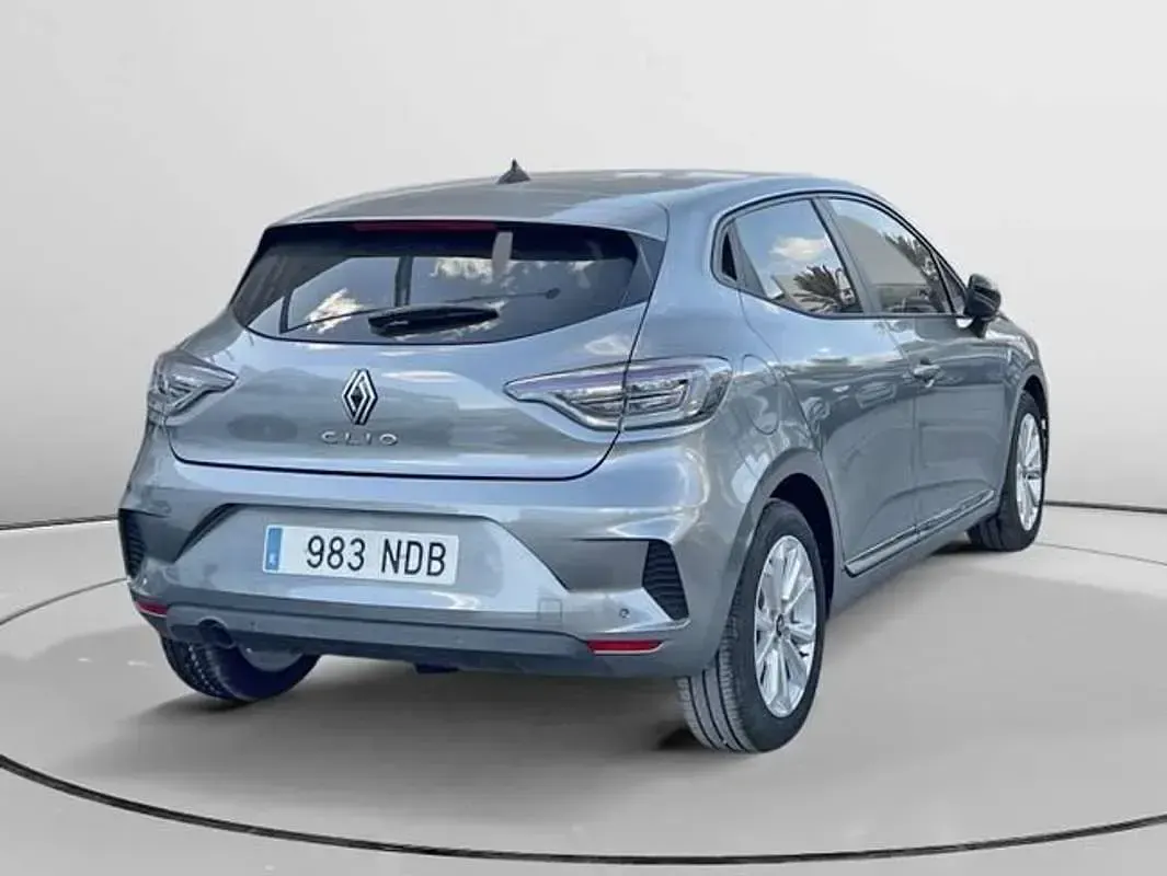 Usado Renault Clio Evolution 101 CV (74 kW) 2025 Gris Utilitario