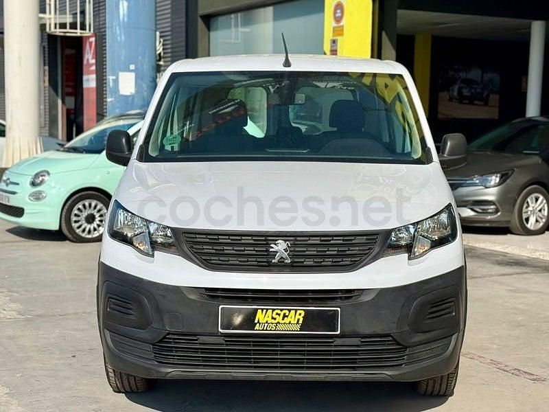 Usado Peugeot Rifter Active 100 CV (73 kW) 2022 Blanco Monovolumen