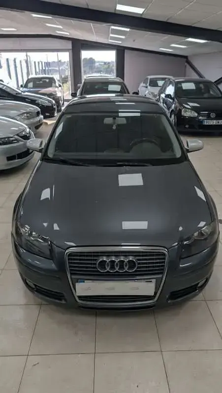 Usado Audi A3 Ambition 140 CV (102 kW) 2006 Negro Utilitario