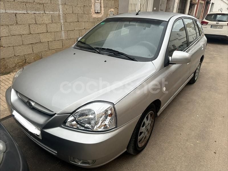 Usado Kia Rio 97 CV (71 kW) 2005 Gris / plata Berlina