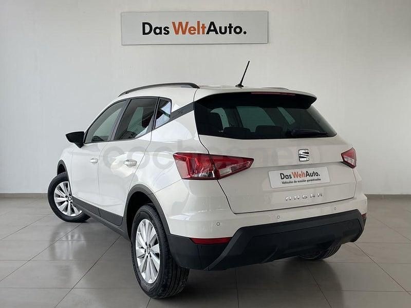 Usado Seat Arona Ecomotive 95 CV (69 kW) 2019 Blanco SUV