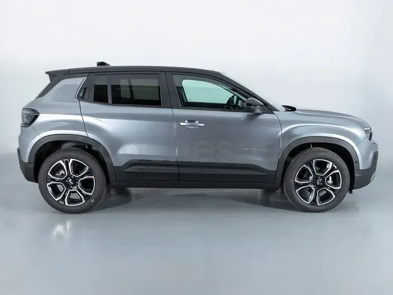 Nuevo Jeep Avenger Altitude 100 CV (73 kW) 2026 Gris / plata SUV
