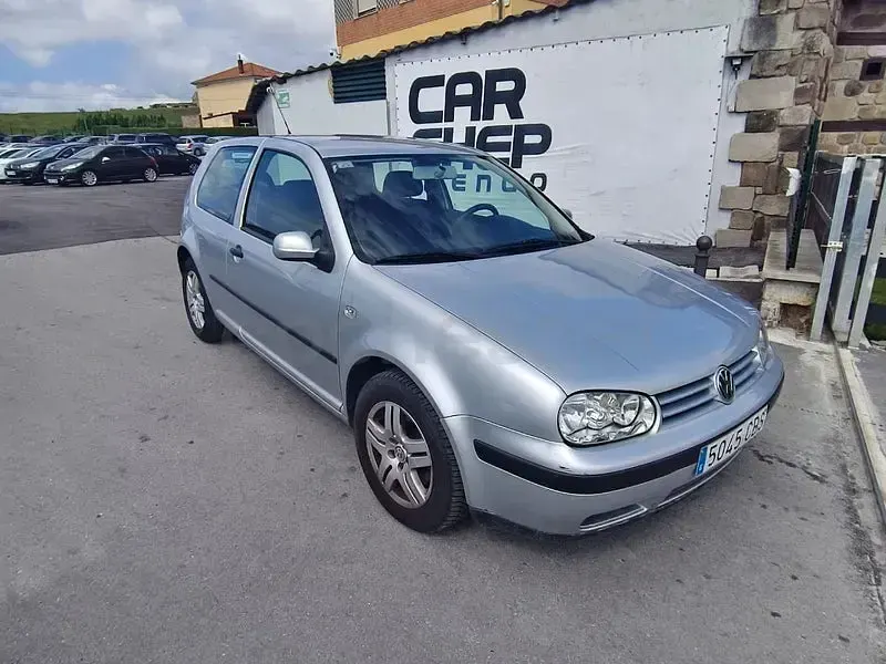Usado VW Golf IV Advance 100 CV (73 kW) 2002 Gris / plata Berlina