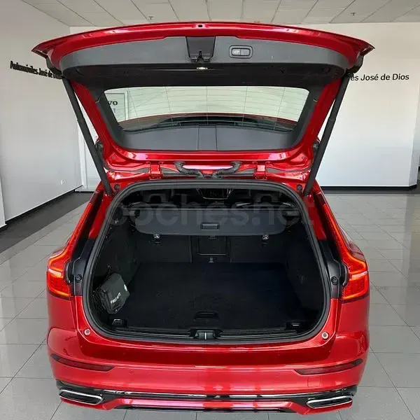 Usado Volvo V60 R-Design 390 CV (286 kW) 2019 Rojo Familiar
