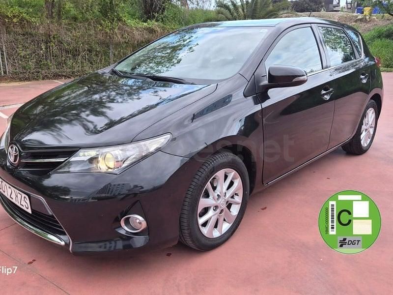 Usado Toyota Auris Active 132 CV (97 kW) 2014 Negro Berlina