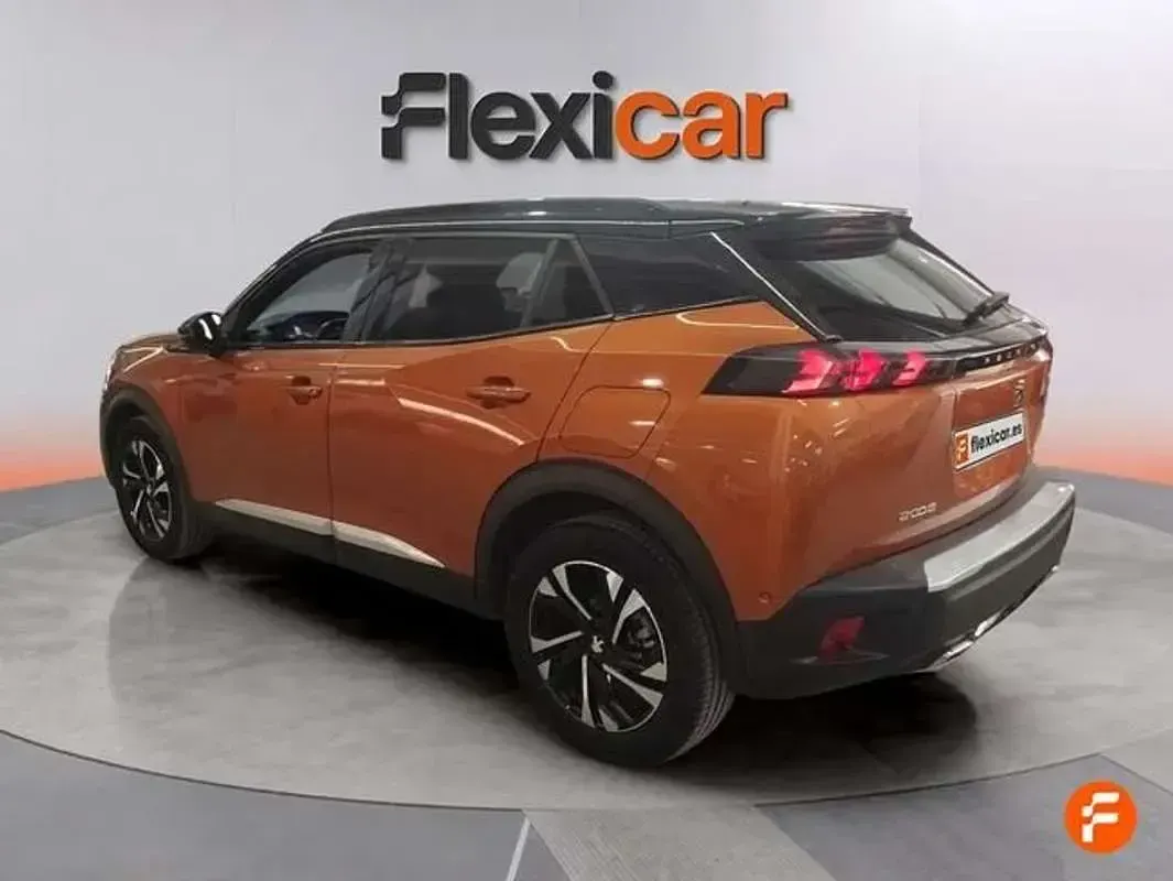 Usado Peugeot 2008 GT-line 131 CV (96 kW) 2020 Naranja SUV