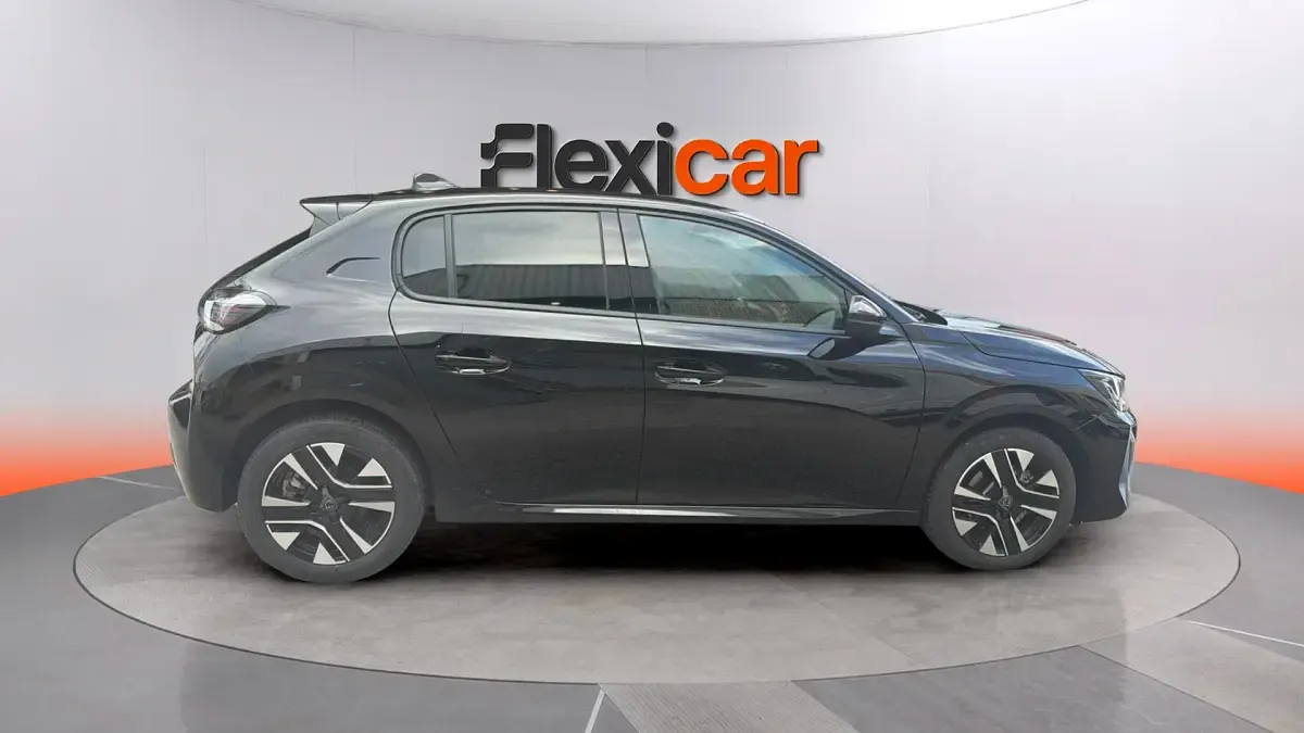 Usado Peugeot 208 Allure 101 CV (74 kW) 2025 Negro Utilitario