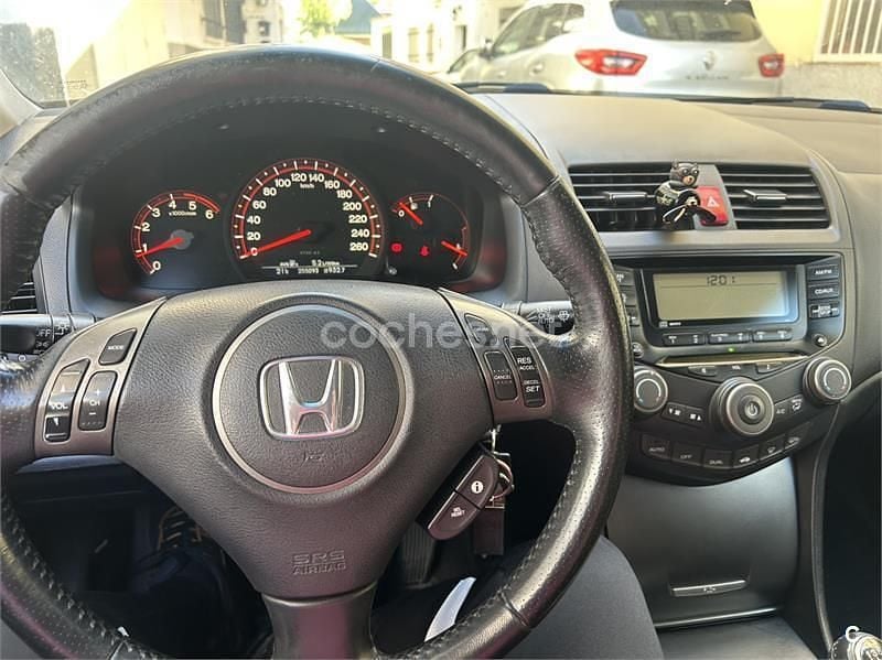 Usado Honda Accord Executive 140 CV (102 kW) 2007 Gris / plata Berlina