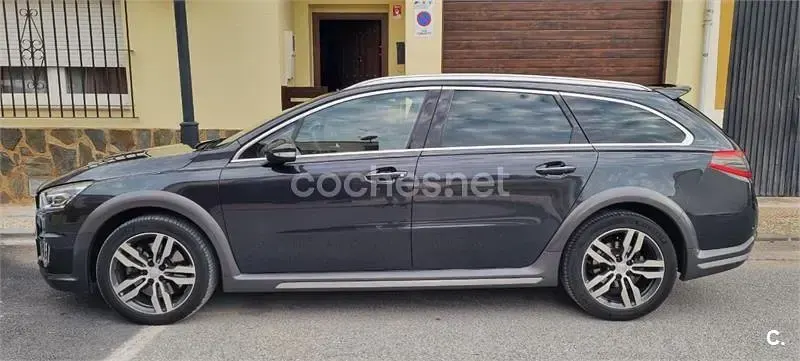 Usado Peugeot 508 RXH 180 CV (132 kW) 2017 Negro Familiar
