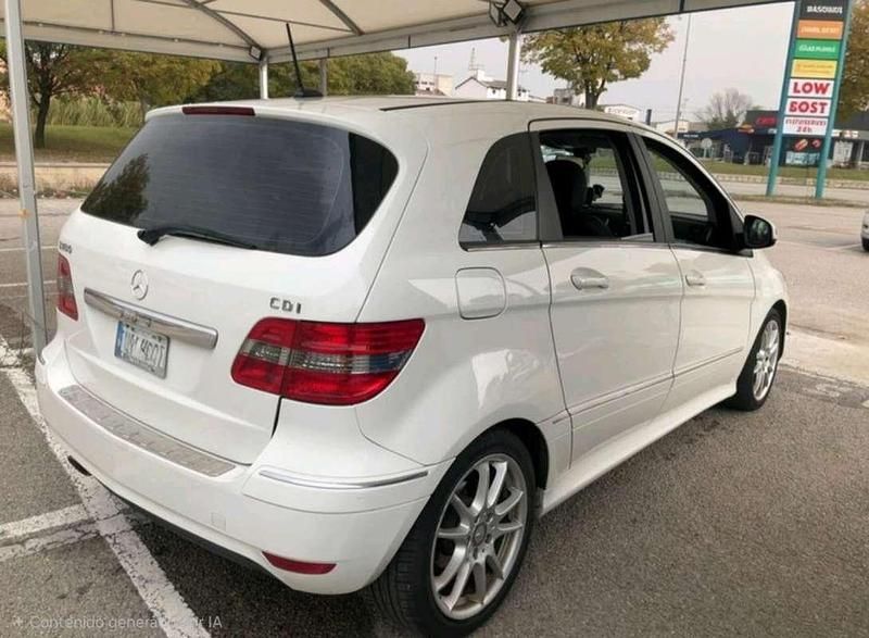 Usado Mercedes B180 Sport Edition 109 CV (80 kW) 2011 Blanco Monovolumen
