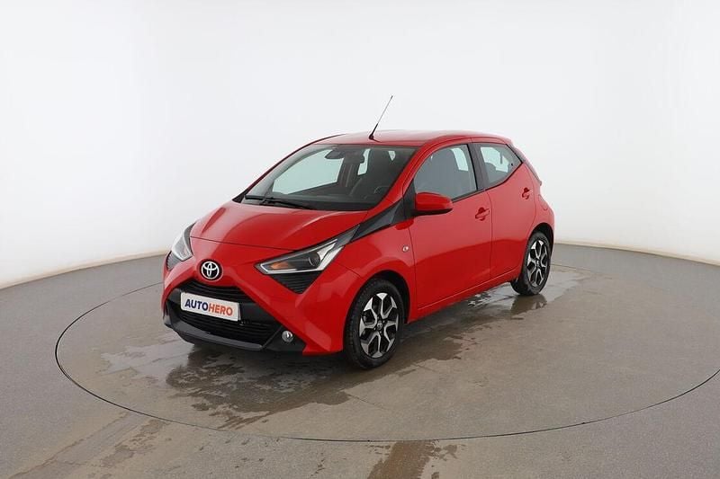 Rojo Usado 2021 Toyota Aygo X-play Utilitario | 14.099 € (Precio justo) - Imagen 1/3