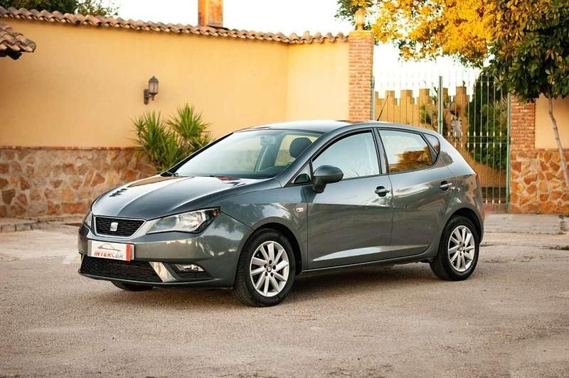 Usado Seat Ibiza Style 85 CV (62 kW) 2015 Gris Utilitario